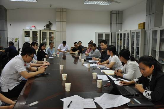 说明: E:\郑州大学口腔医学院\照片\2018.9.21 1718新入职工座谈会\DSC_0744.JPG