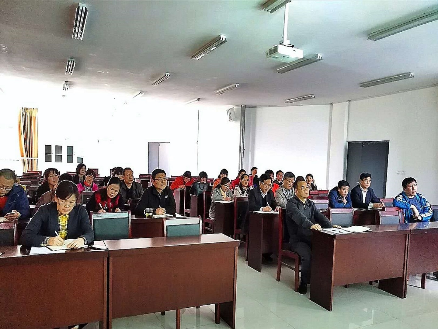 20171013111811924.jpg 法律讲座2.jpg
