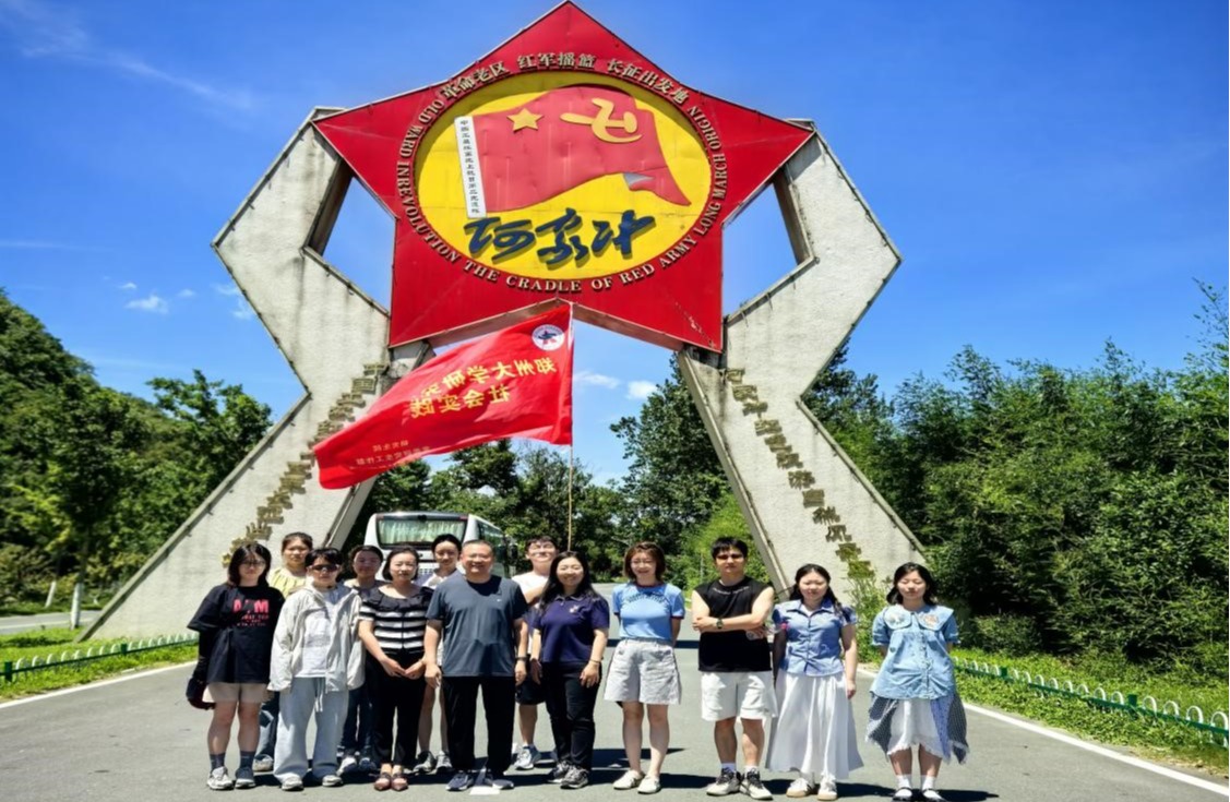 河南省医药科学研究院研究生何家冲暑期实践行 |追寻红色足迹，赓续精神血脉
