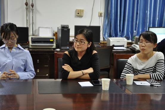 说明: E:\郑州大学口腔医学院\照片\2018.9.21 1718新入职工座谈会\DSC_0756.JPG