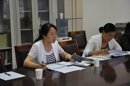 说明: E:\郑州大学口腔医学院\照片\2018.9.21 1718新入职工座谈会\DSC_0695.JPG
