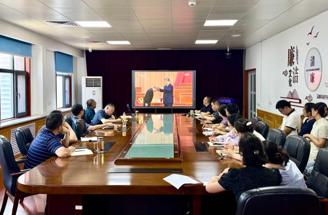 我院召开树立和践行正确政绩观学习教育专题党课