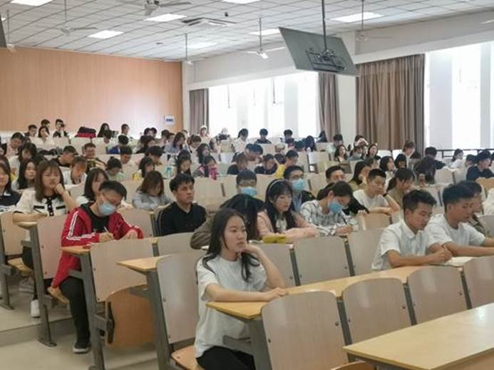 http://page7.zzu.edu.cn:8080/_vsl/217DD38262D384026D454247E4EAE3FD/0B68CCF2/916F