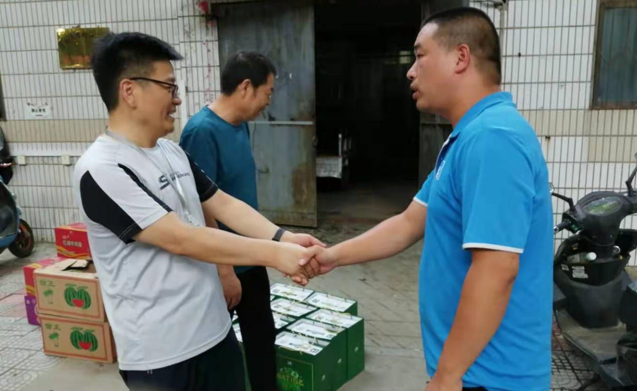 20210731113729102.jpg 14(二)郑大设计院慰问北校区供电抢险人员1.jpg