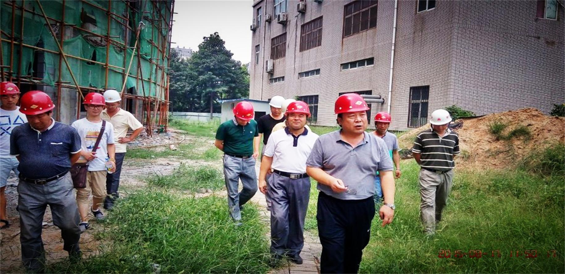 20150908184606165.jpg 谷视察2.jpg