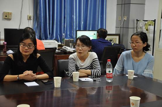 说明: E:\郑州大学口腔医学院\照片\2018.9.21 1718新入职工座谈会\DSC_0760.JPG