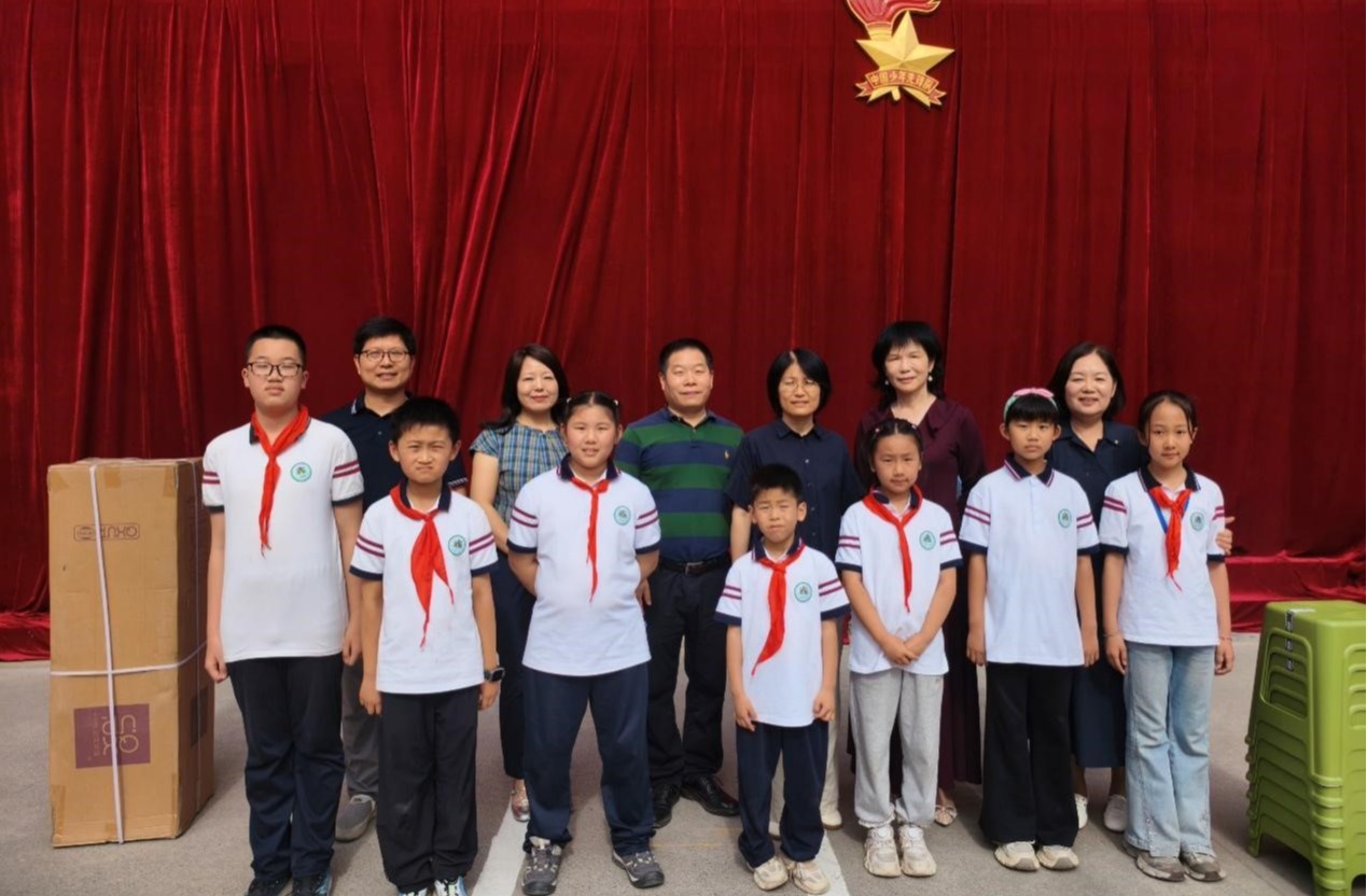 河南省医药科学研究院开展爱心捐赠活动助力郑州大学附属中学河医小学改善办学条件
