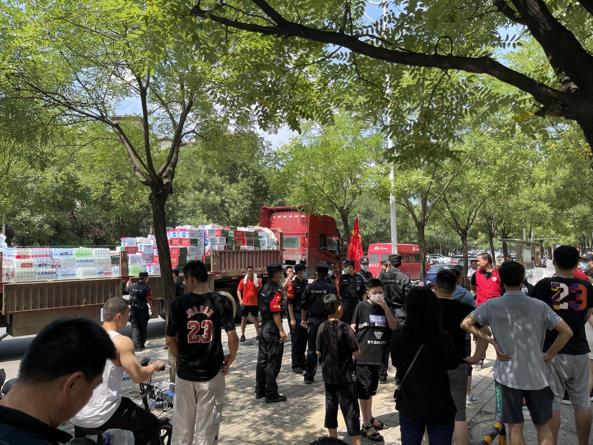 20210731114011972.jpg 18(二)郑大设计院职工自发参与抢险救灾、捐款捐物3.jpg